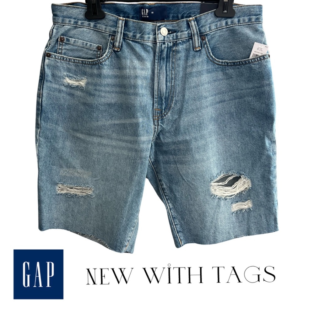 *NWT* GAP Mid Rise 9” Short | SIZE: 12(32)